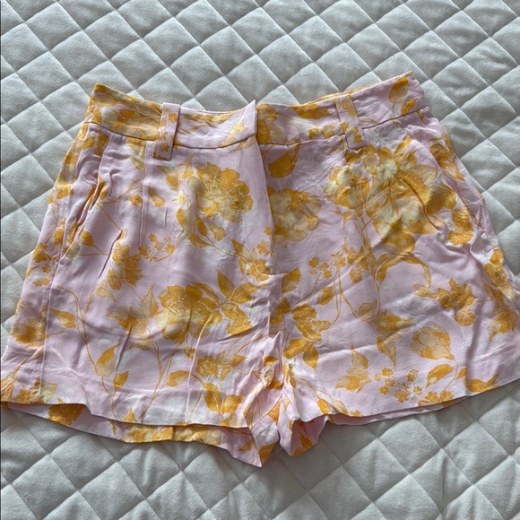 Reiss High Waist Pink and Yellow Floral Shorts. Size US 6 - Picture 1 of 7